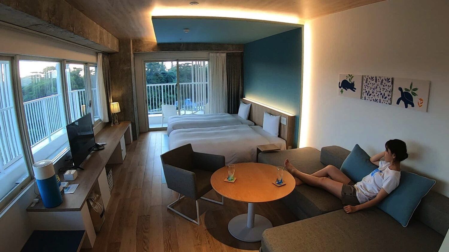 Check in at Hoshino Resort BEB5 Okinawa Seragaki! Relax in a spacious room with kitchen and washer/dryer. The infinity pool has a resort-like atmosphere.